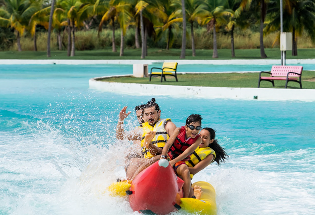 Actividad Banana Boat en Playa Blanca Resort Panamá